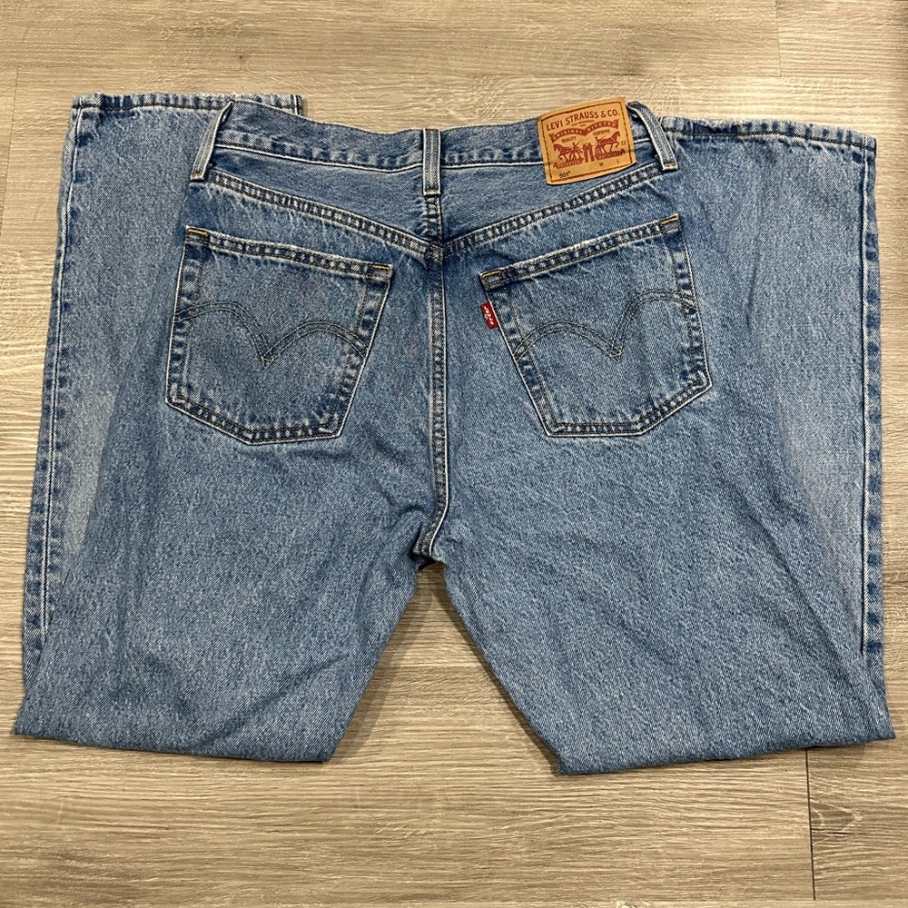 Levi's 501 Light Blue Straight Cropped Distressed Jeans - Picture 6 of 8